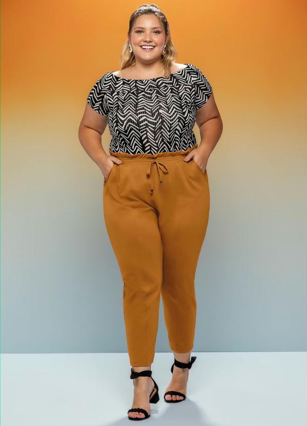 Maelle - Blusa Estampada Decote Ciganinha Preto 2