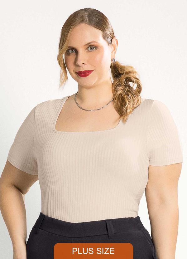 Habana - Blusa Feminina Plus Size Confortável Bege 1