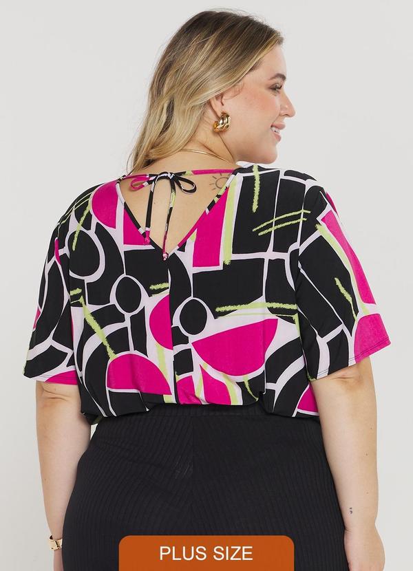 Infinita Cor - Blusa Feminina Plus Size Preto
