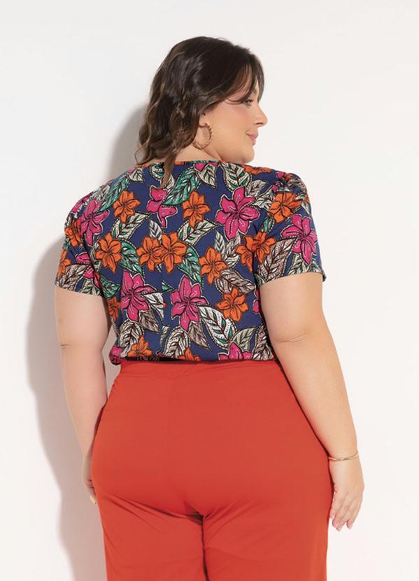 Outlet - Blusa Floral Azul com Detalhe Decote Plus Size 2