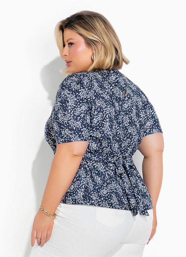 Marguerite - Blusa Floral com Botões e Amarração Plus Size 2