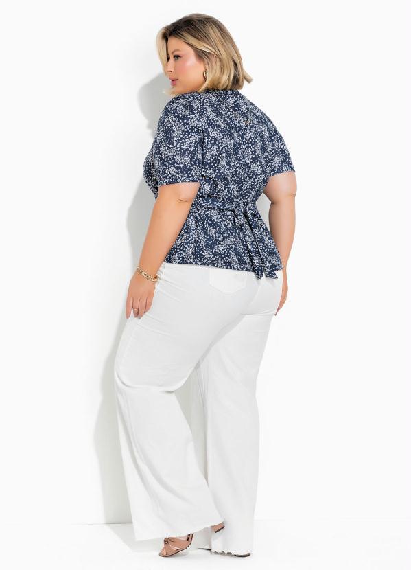 Marguerite - Blusa Floral com Botões e Amarração Plus Size 5