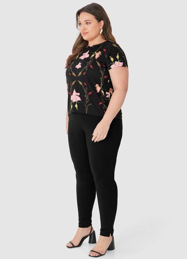 Malwee - Blusa Floral em Malha Plus Preto 4