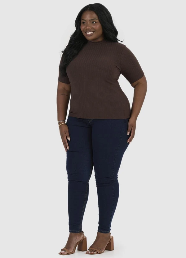 Malwee - Blusa Justa Canelada Feminina Plus Marrom 6