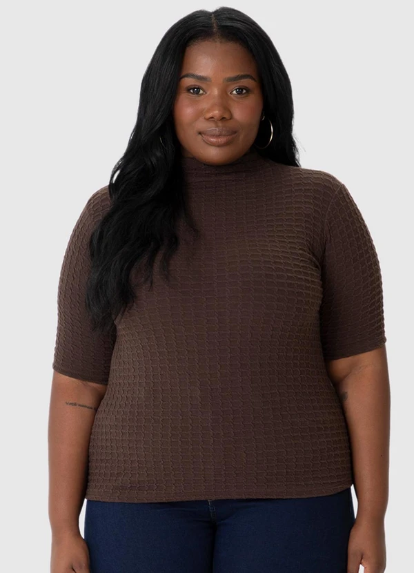 Malwee - Blusa Justa Texturizada Plus Marrom