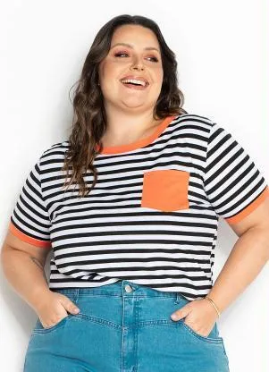 Marguerite - Blusa Listras Preta com Bolso Plus Size - MARGUERITE
