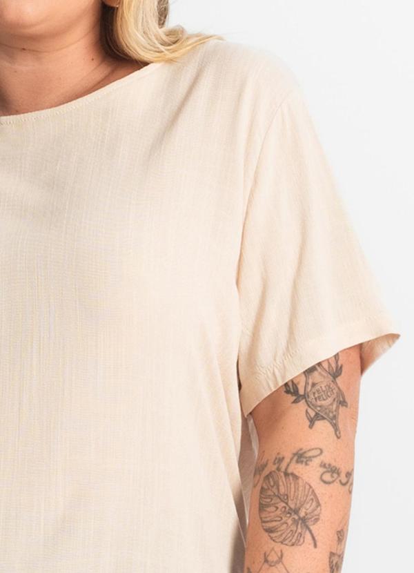 Secret Glam - Blusa Manga Curta Plus Size Bege 5