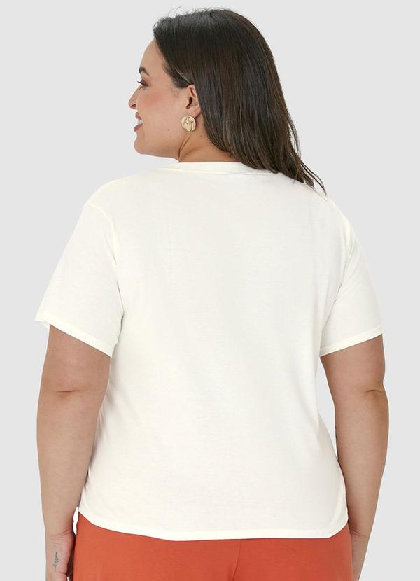 Malwee Plus - Blusa Off White Básica Aves 4