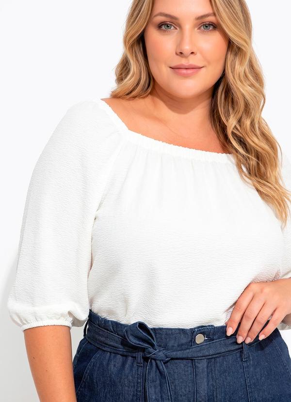 Blusa (Off White) em Malha Anarruga