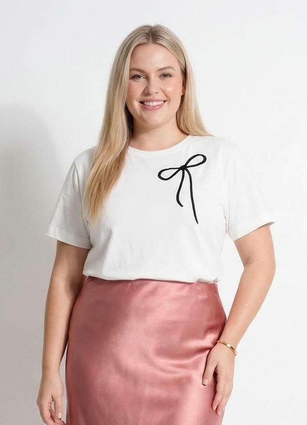 Blusa (Off White) em Malha de Algod�o com Bordado