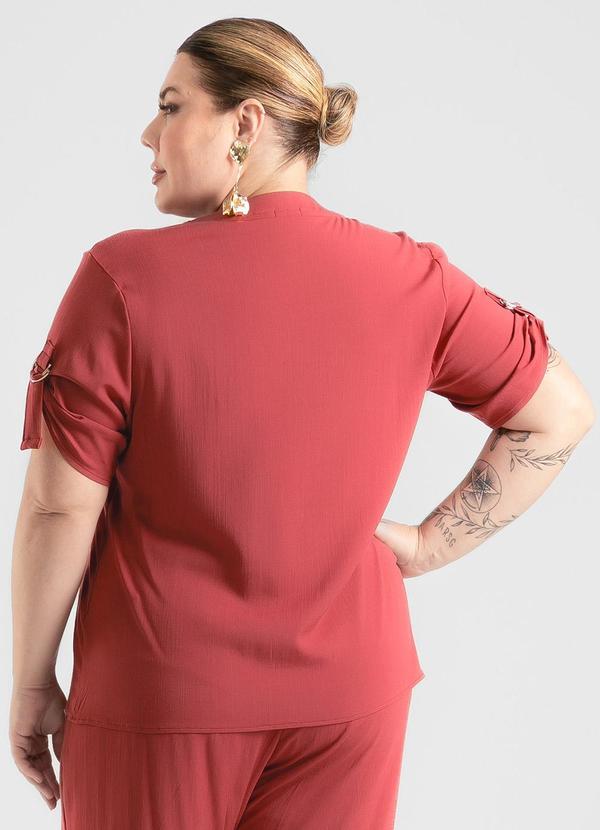 Cativa - Blusa Plus Size Bata Decote Gota Marrom 2