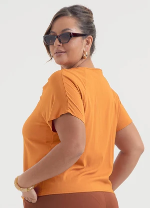 Cativa - Blusa Plus Size Bata em Viscose Laranja Escuro - CATIVA