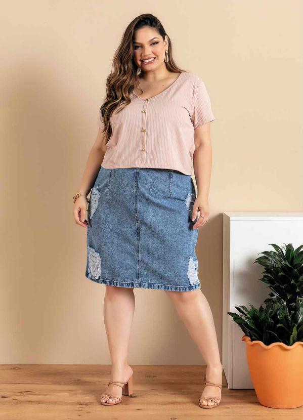 Outlet - Blusa Plus Size Bege com Botões Decorativos 3