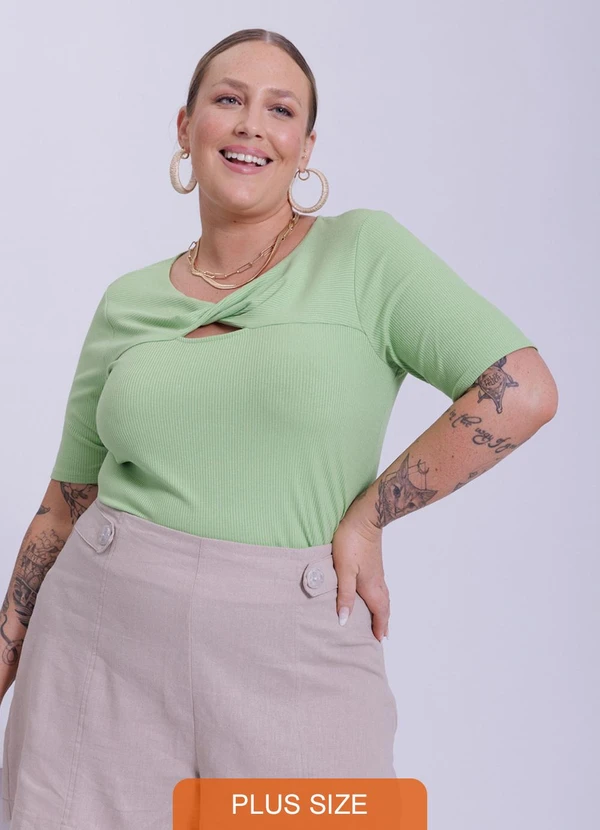 Lunender Mais Mulher - Blusa Plus Size Canelada com Detalhe Verde