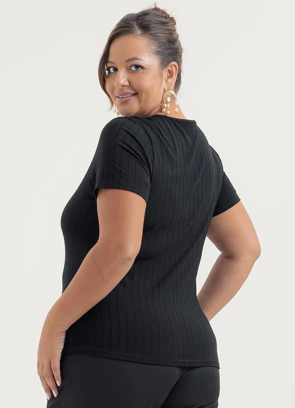 Cativa - Blusa Plus Size Decote Gota Canelada Preto 2