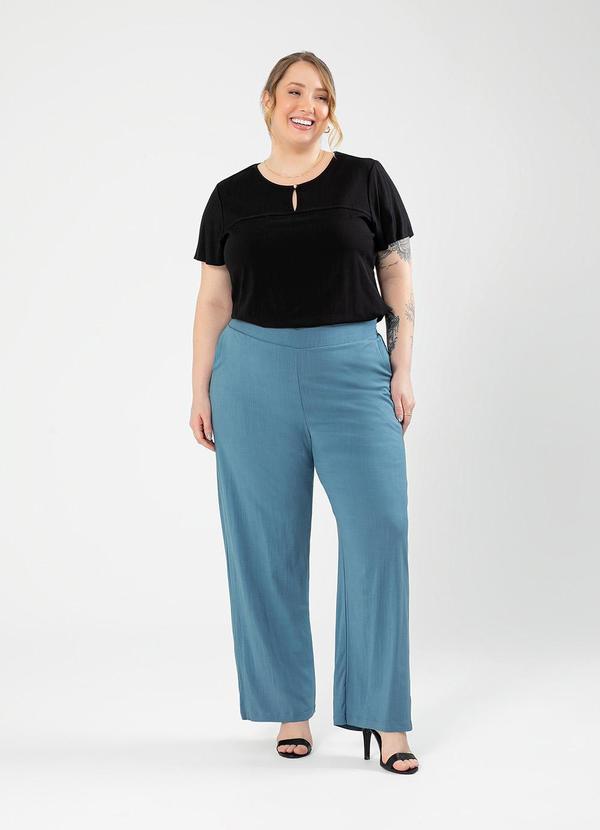 Cativa - Blusa Plus Size Decote Gota em Viscose Preto 4