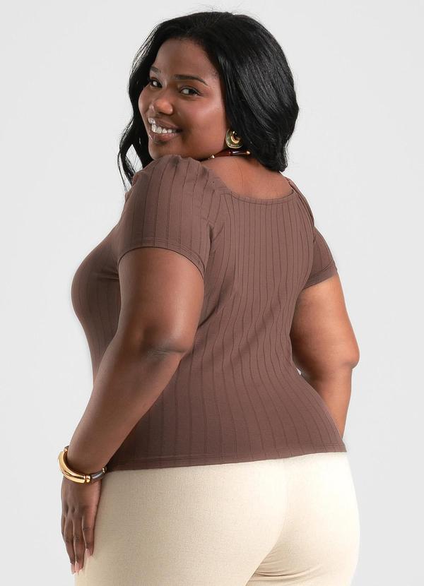 Cativa - Blusa Plus Size Decote Quadrado Marrom 2