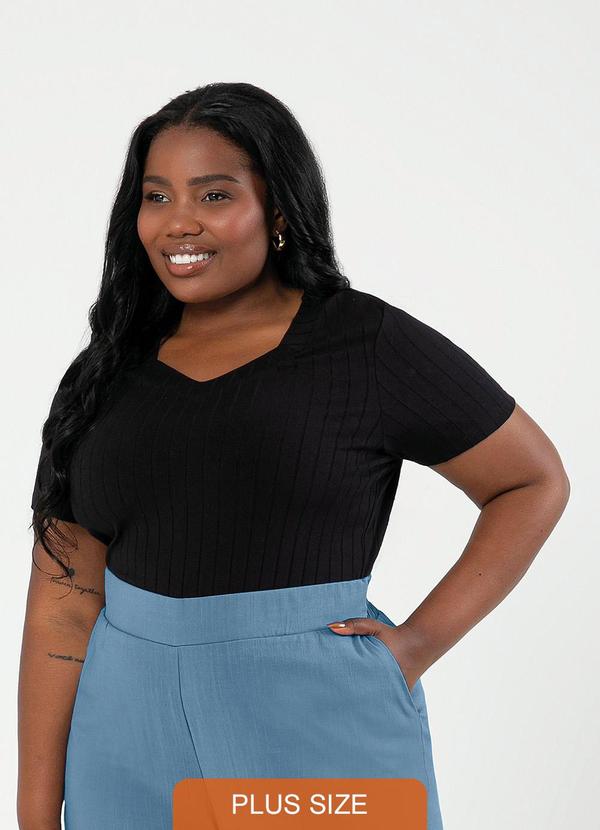 Cativa - Blusa Plus Size Decote V Canelada Preto
