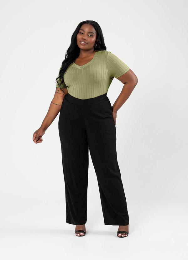 Cativa - Blusa Plus Size Decote V Canelada Verde 4