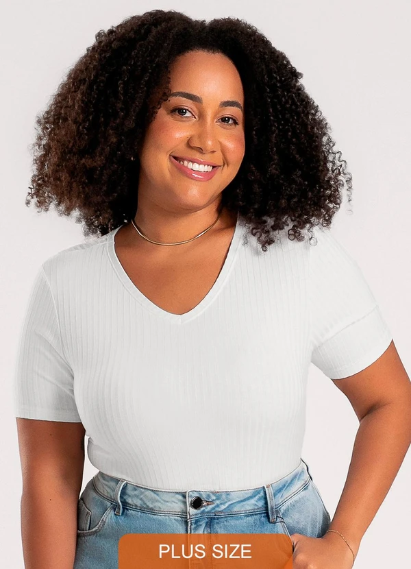 Cativa - Blusa Plus Size Decote V em Canelado Branco
