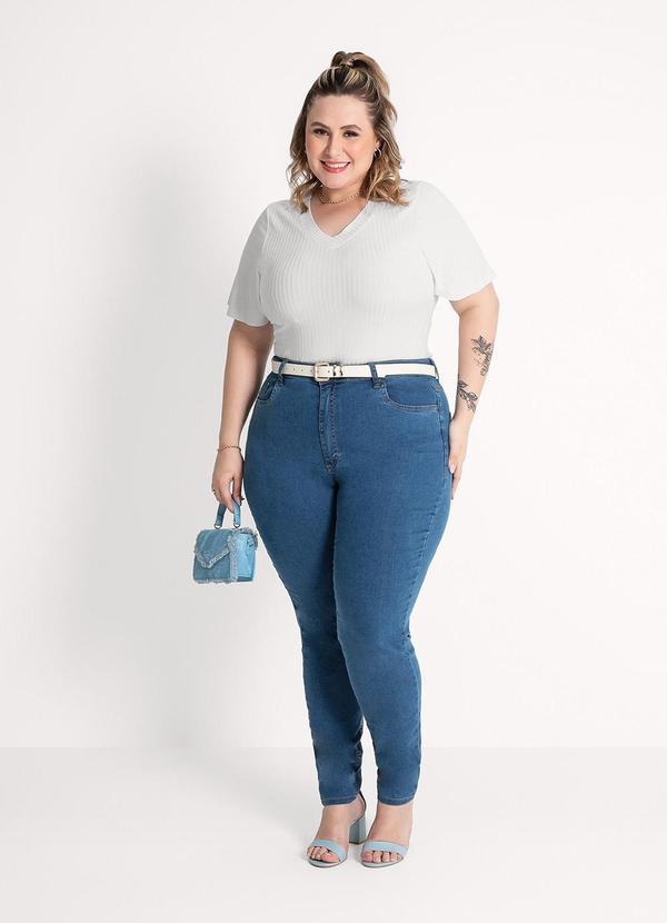 Habana - Blusa Plus Size Decote V em Canelado Branco 3