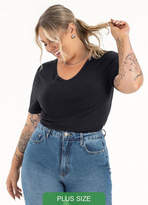 Habana - Blusa Plus Size Decote V em Canelado Preto