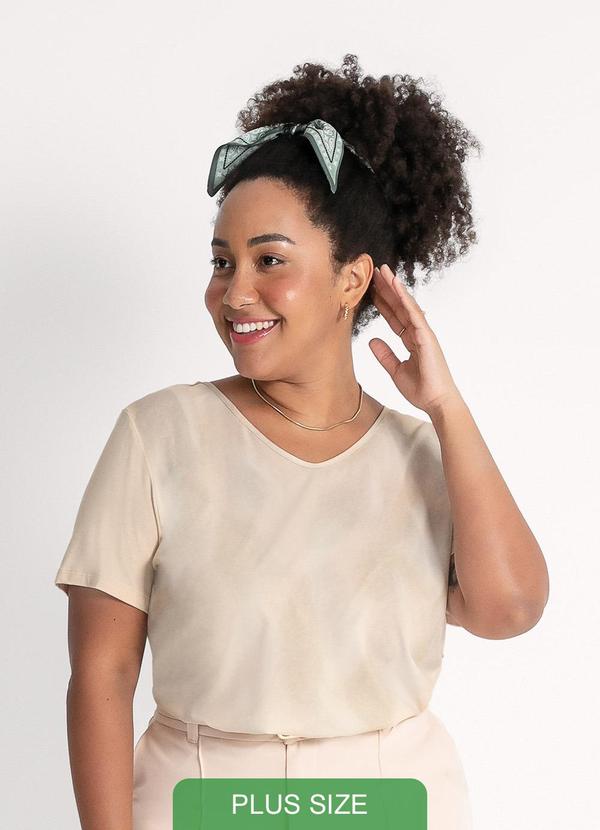 Habana - Blusa Plus Size Decote V em Misturinha Bege