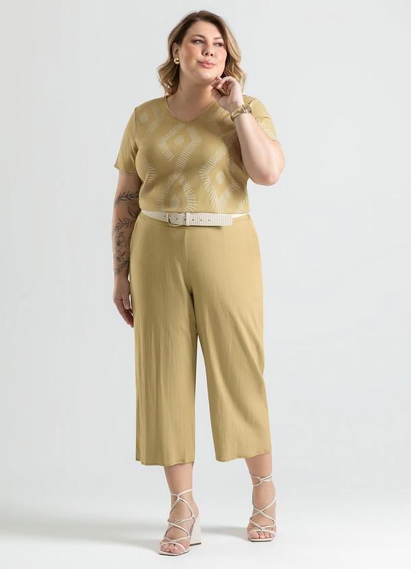 Cativa - Blusa Plus Size Decote V em Viscose Caramelo 4