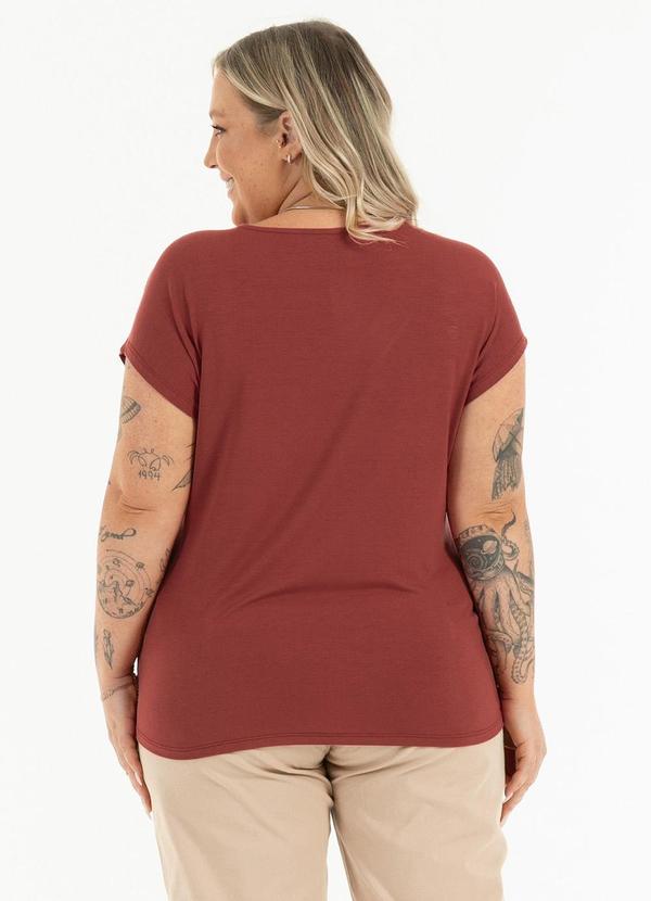 Habana - Blusa Plus Size Decote V em Viscose Marrom 3