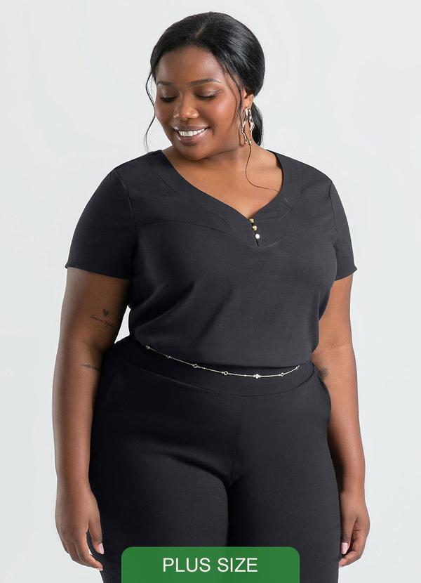 Cativa - Blusa Plus Size Decote V em Viscose Preto
