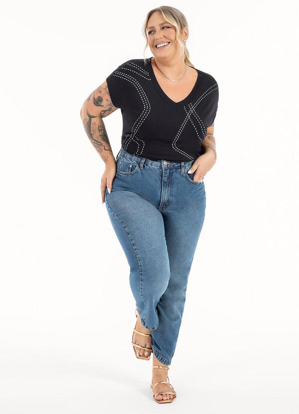 Habana - Blusa Plus Size Decote V em Viscose Preto 3