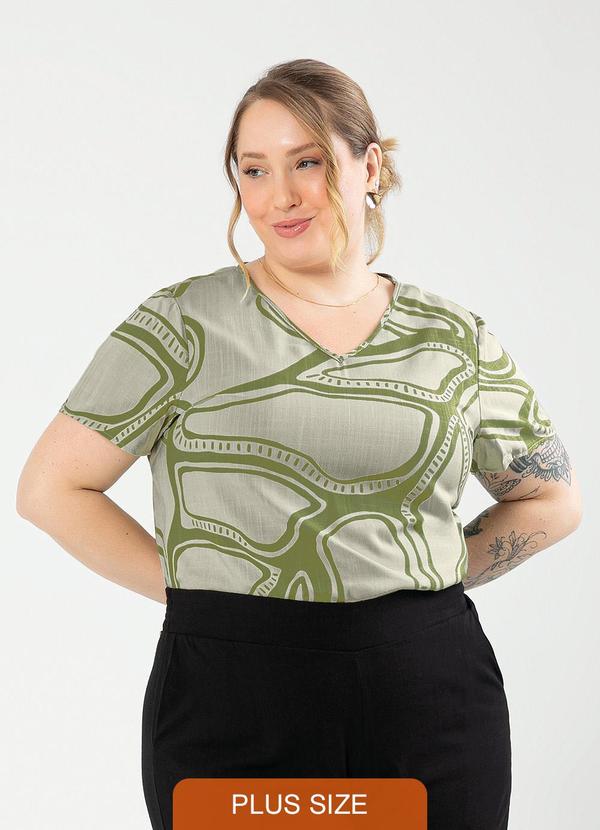 Cativa - Blusa Plus Size Decote V em Viscose Verde