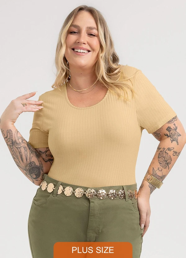 Habana - Blusa Plus Size em Canelado Bege