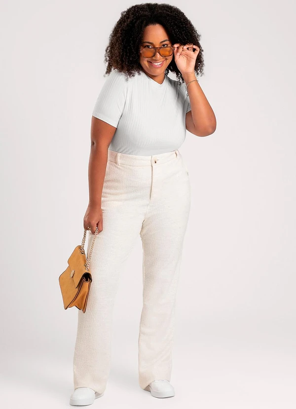 Cativa - Blusa Plus Size em Canelado Branco 3