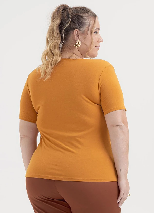 Cativa - Blusa Plus Size em Crepe Laranja 2