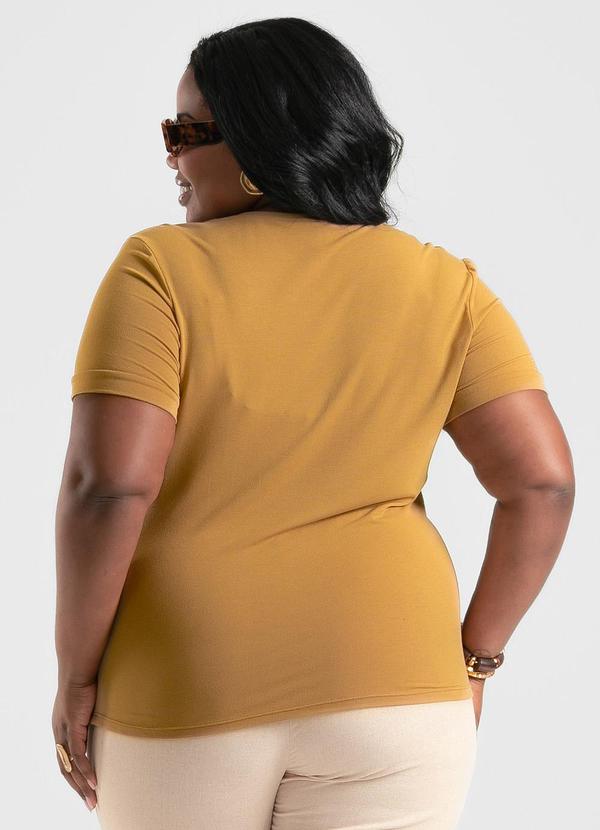 Cativa - Blusa Plus Size em Crepe Marrom 2