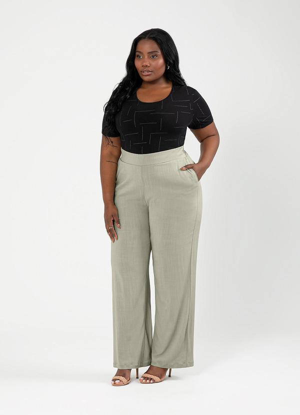 Cativa - Blusa Plus Size em Crepe Preto 4