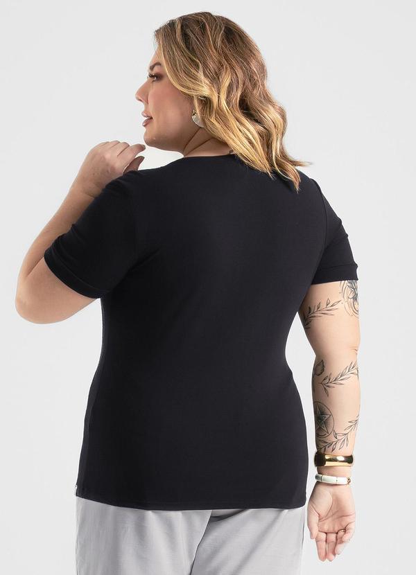 Cativa - Blusa Plus Size em Crepe Preto 2