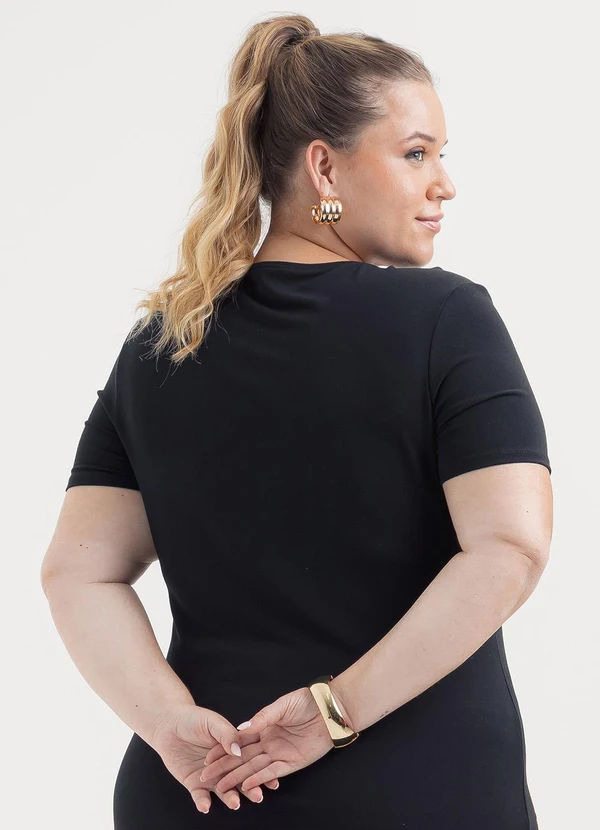 Cativa - Blusa Plus Size em Crepe Preto 2