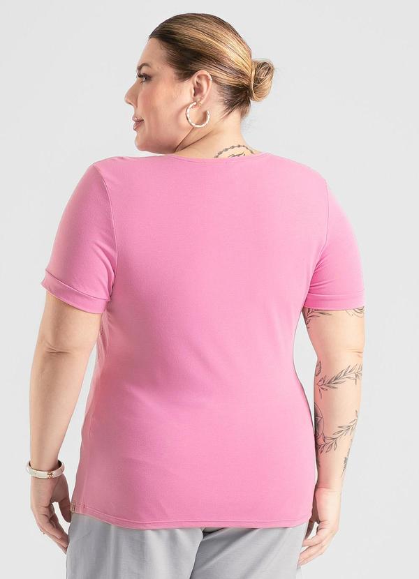 Cativa - Blusa Plus Size em Crepe Rosa 2
