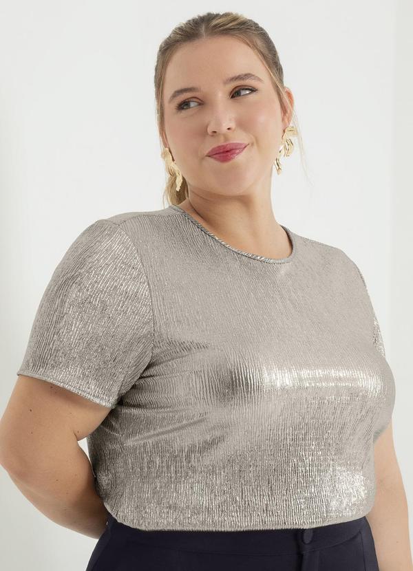 Cativa - Blusa Plus Size em Metalizado Bege 3