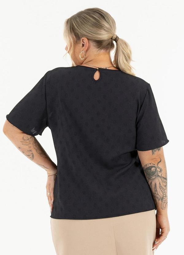 Habana - Blusa Plus Size em Tecido PlanoPreto 2