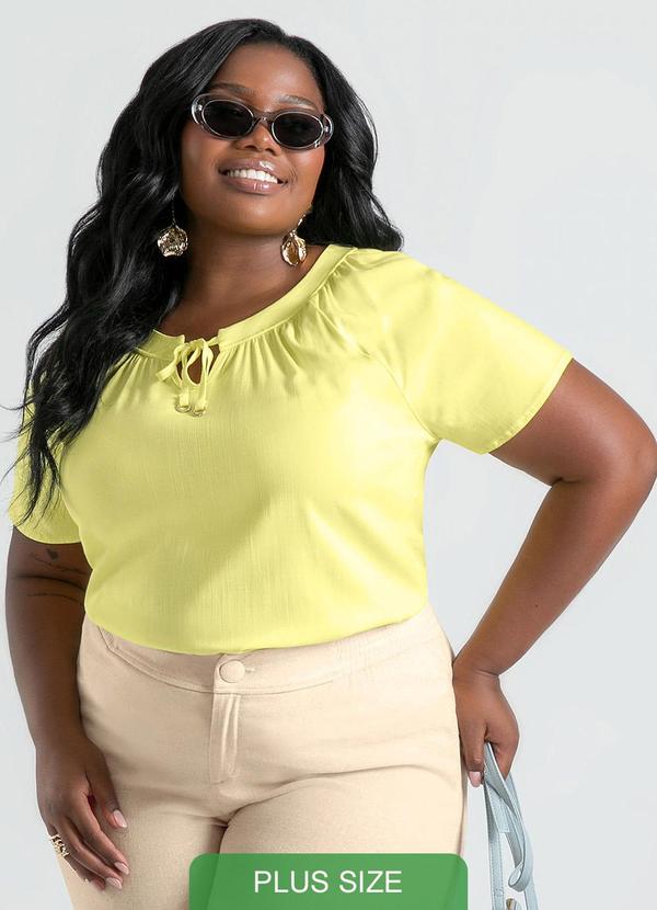Cativa - Blusa Plus Size em Viscose Amarelo Claro