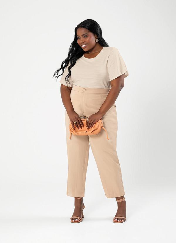 Cativa - Blusa Plus Size em Viscose Bege 4