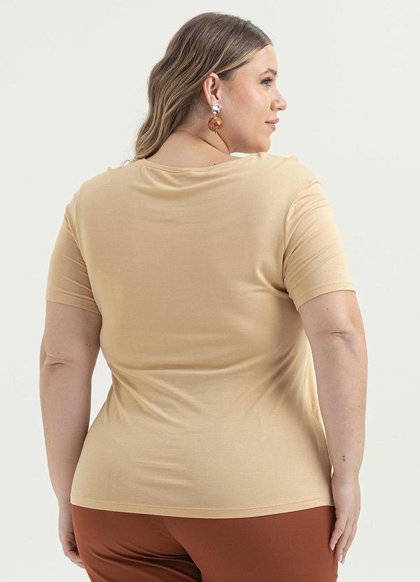 Cativa - Blusa Plus Size em Viscose Bege 2