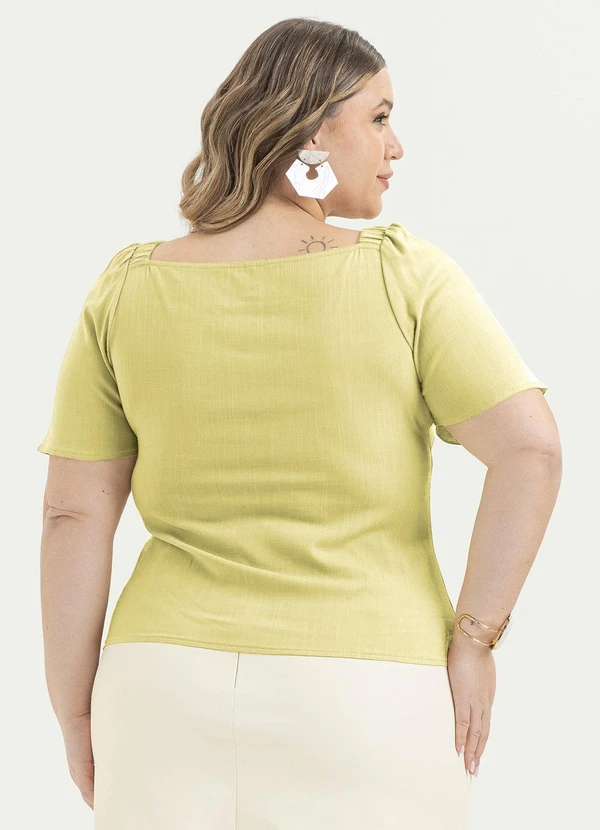 Cativa - Blusa Plus Size em Viscose Marrom Claro 2