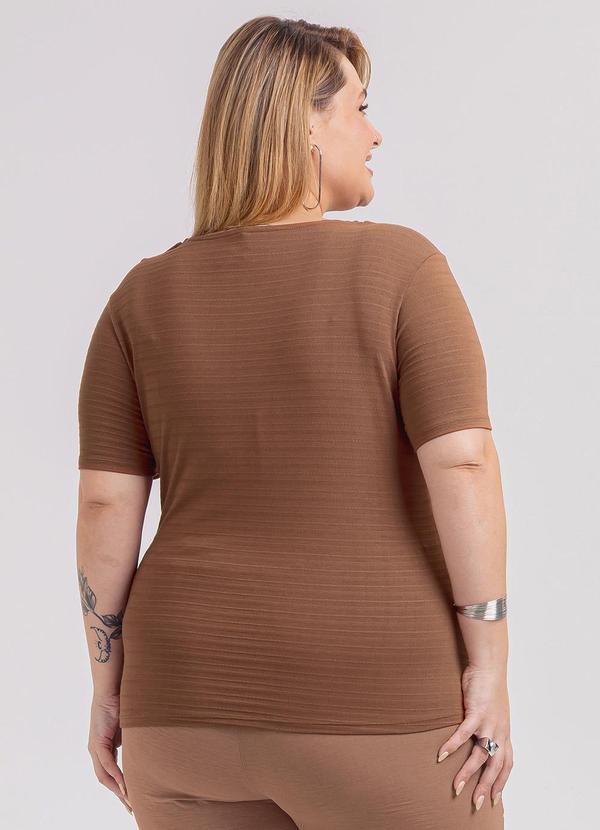 Habana - Blusa Plus Size em Viscose Marrom 2