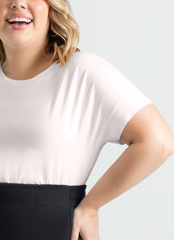 Cativa - Blusa Plus Size em Viscose Off White 3