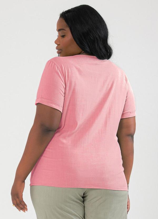 Cativa - Blusa Plus Size em Viscose Rosa Claro 2
