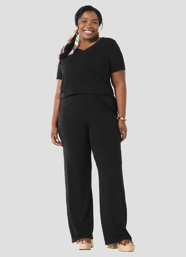Cereja Rosa - Blusa Plus Size em Viscose Trabalhada Preto